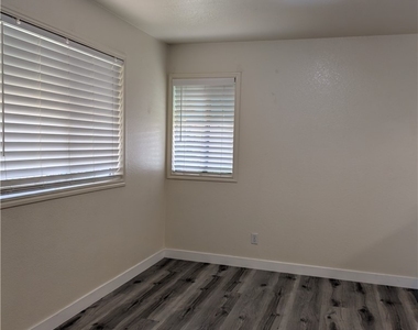 4440 Woodpine Drive - Photo Thumbnail 3