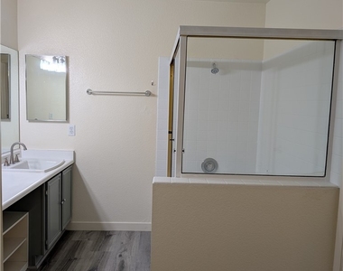 4440 Woodpine Drive - Photo Thumbnail 11