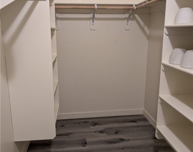 4440 Woodpine Drive - Photo Thumbnail 13