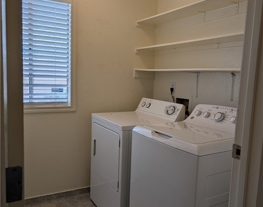 4440 Woodpine Drive - Photo Thumbnail 8