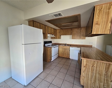 4300 N Lamont Street - Photo Thumbnail 4