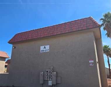 4300 N Lamont Street - Photo Thumbnail 18