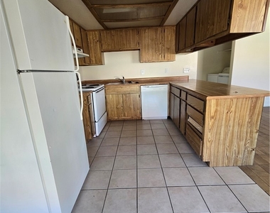 4300 N Lamont Street - Photo Thumbnail 9