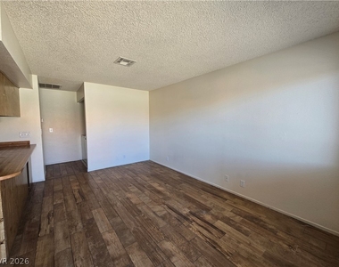 4300 N Lamont Street - Photo Thumbnail 2