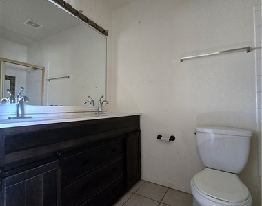 4300 N Lamont Street - Photo Thumbnail 15