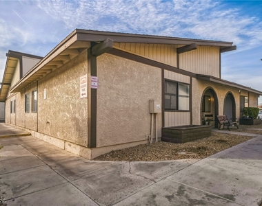 5733 Smoke Ranch Road - Photo Thumbnail 11