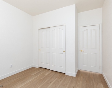 408 Madison Taylor Place - Photo Thumbnail 10