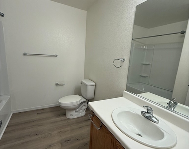 1358 Grass Creek Avenue - Photo Thumbnail 7