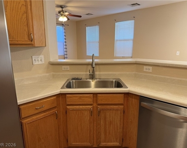 1358 Grass Creek Avenue - Photo Thumbnail 4