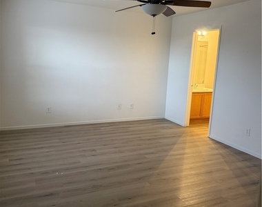1358 Grass Creek Avenue - Photo Thumbnail 19