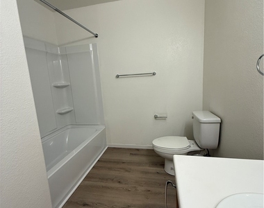 1358 Grass Creek Avenue - Photo Thumbnail 8