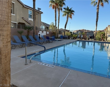 1358 Grass Creek Avenue - Photo Thumbnail 15