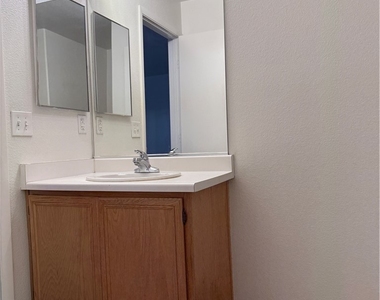 1358 Grass Creek Avenue - Photo Thumbnail 21