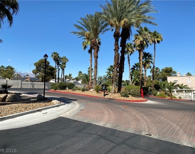 5174 S Jones Boulevard - Photo Thumbnail 16