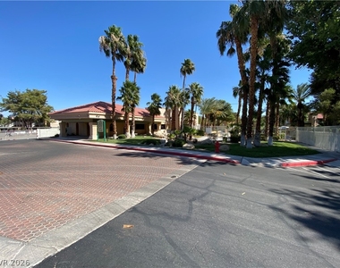 5174 S Jones Boulevard - Photo Thumbnail 17