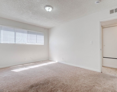 3237 Arlene Way - Photo Thumbnail 18