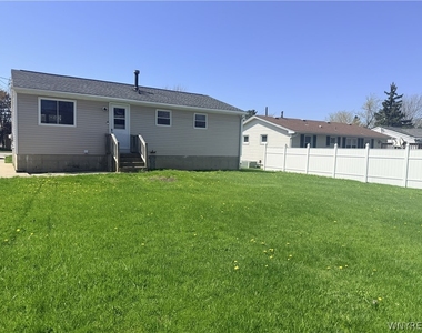 3365 Mckinley Parkway - Photo Thumbnail 2