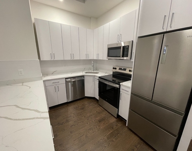 25 West 68th Street - Photo Thumbnail 1