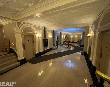 25 West 68th Street - Photo Thumbnail 6