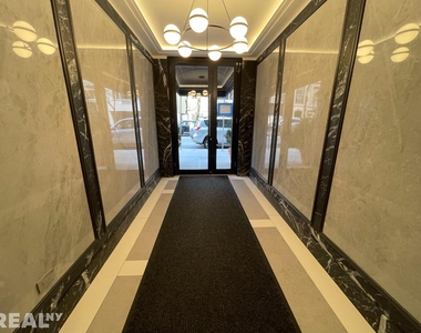 178 E 70th St - Photo Thumbnail 7