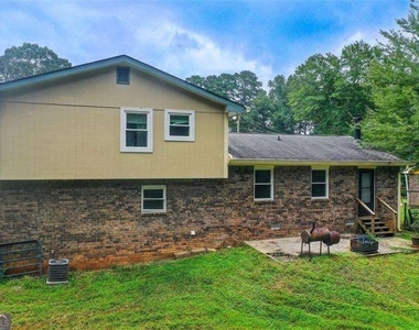 2193 Kings Forest Drive Se - Photo Thumbnail 14