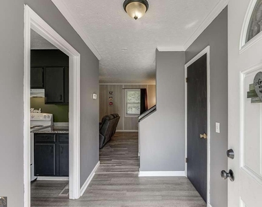 2193 Kings Forest Drive Se - Photo Thumbnail 1
