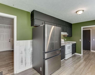 2193 Kings Forest Drive Se - Photo Thumbnail 6