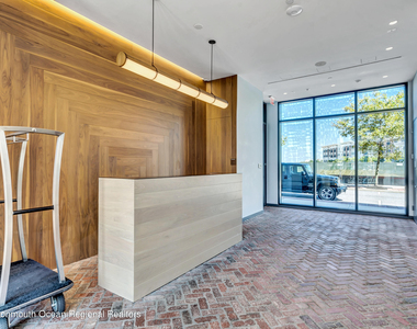 601 Heck Street - Photo Thumbnail 2