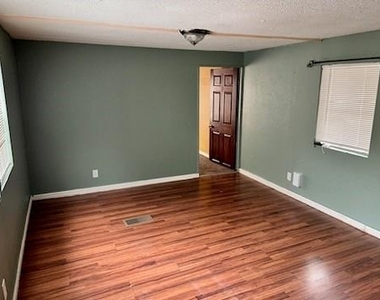 306 El Paso - Photo Thumbnail 3