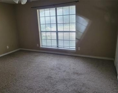 3031 Modella Avenue - Photo Thumbnail 3