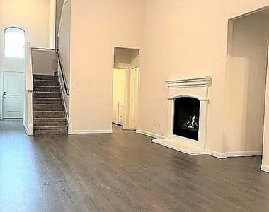 3959 Oak Creek Circle - Photo Thumbnail 7