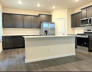 3959 Oak Creek Circle - Photo Thumbnail 10