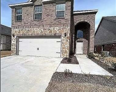3959 Oak Creek Circle - Photo Thumbnail 2