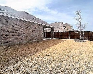 3959 Oak Creek Circle - Photo Thumbnail 3