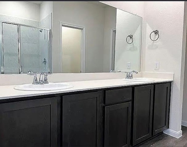 3959 Oak Creek Circle - Photo Thumbnail 23