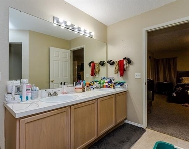 1308 Dundee Drive - Photo Thumbnail 8