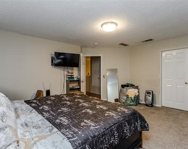 1308 Dundee Drive - Photo Thumbnail 10