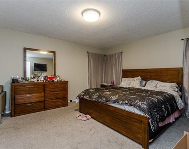 1308 Dundee Drive - Photo Thumbnail 5