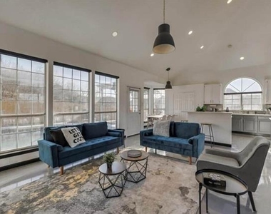 8324 Autumncrest Court - Photo Thumbnail 4