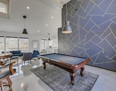 8324 Autumncrest Court - Photo Thumbnail 15