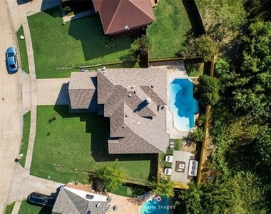 8324 Autumncrest Court - Photo Thumbnail 2