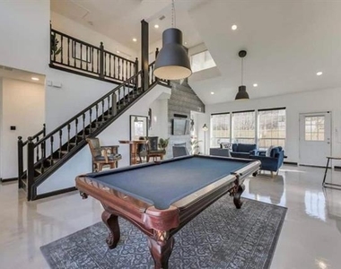 8324 Autumncrest Court - Photo Thumbnail 16