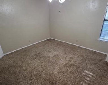 1500 N Grant Drive - Photo Thumbnail 13