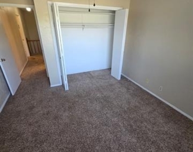 1500 N Grant Drive - Photo Thumbnail 22