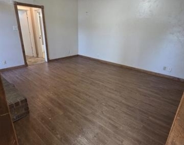 1500 N Grant Drive - Photo Thumbnail 15