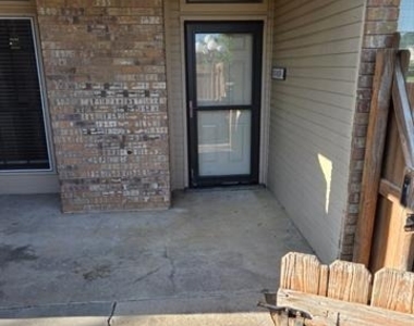 1500 N Grant Drive - Photo Thumbnail 3