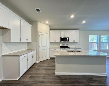 3720 Canyon Drive - Photo Thumbnail 5