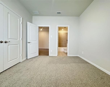 3720 Canyon Drive - Photo Thumbnail 13