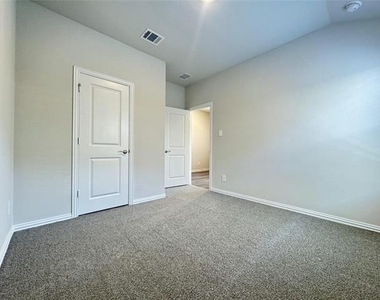 3720 Canyon Drive - Photo Thumbnail 12