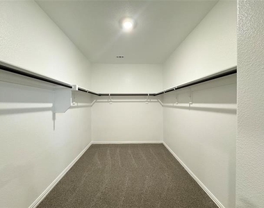 3720 Canyon Drive - Photo Thumbnail 9